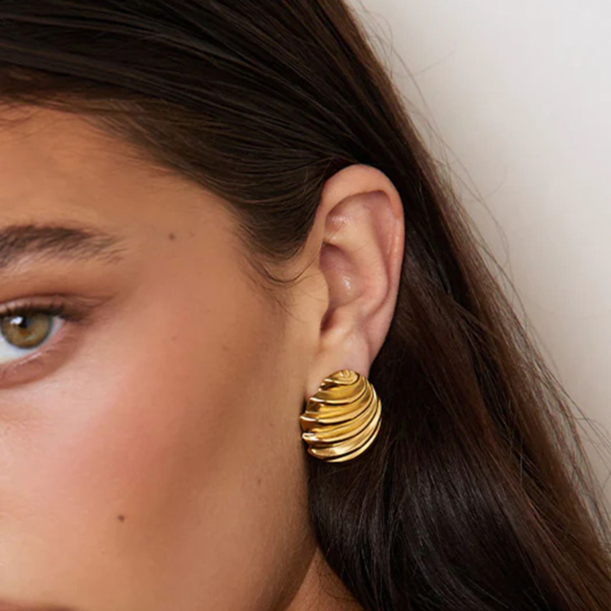 Shell Stud Earrings